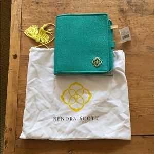 Kendra Scott teal Zip Away jewelry travel case NWT